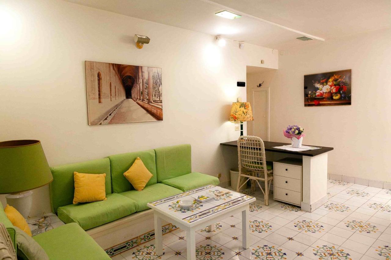 Casa Vacanze Belledonne Apartment Naples Luaran gambar